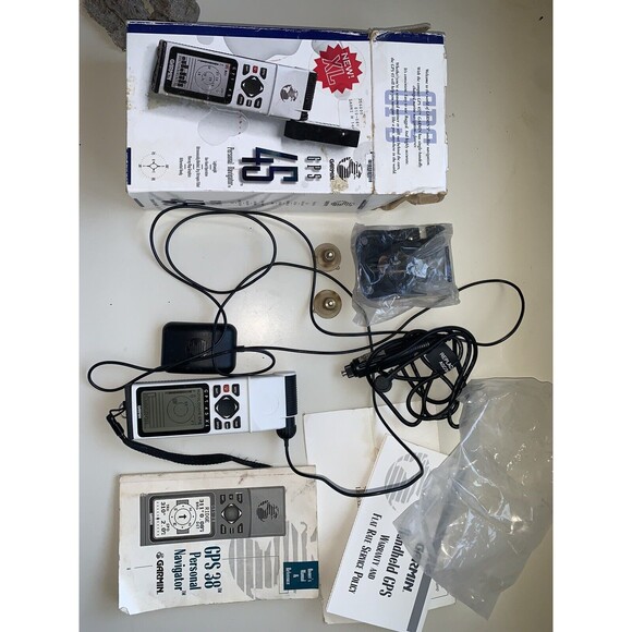 GARMIN Mobile GPS 45XL Personal Navigator Bundle + Car Adaptor/Plug/Mount/Sensor - Picture 2 of 13